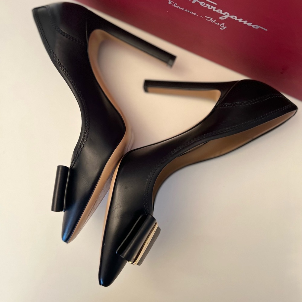 Edina pumps ferragamo size 8